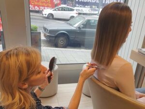 Kako se rešiti izrastka na šatiranoj kosi a da sve izgleda prirodno i sveže