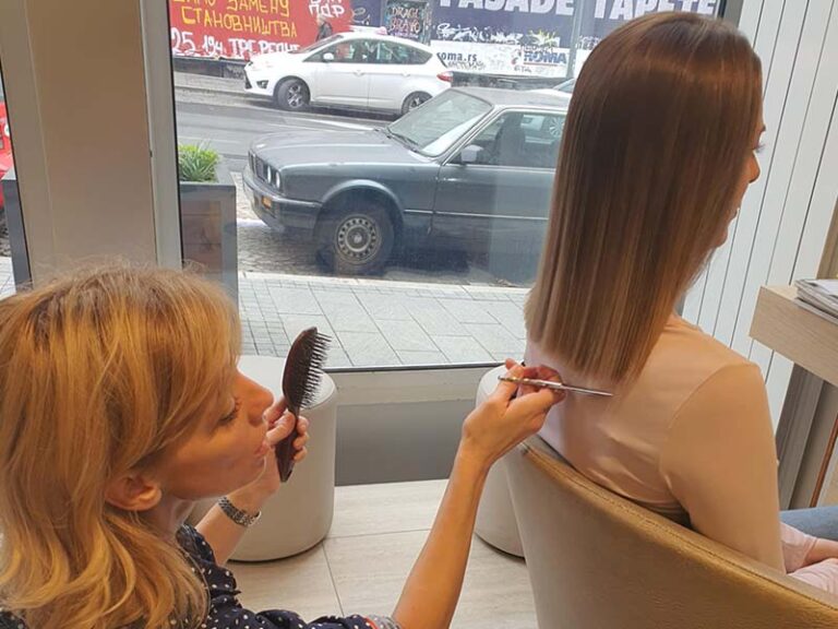 Kako se rešiti izrastka na šatiranoj kosi a da sve izgleda prirodno i sveže